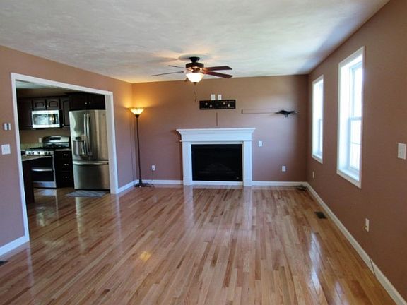 5th image of 44 Glenside Dr