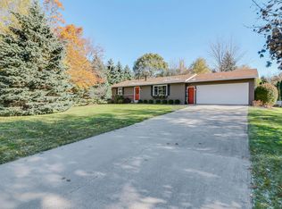 9 Iroquois Ave, Holland, MI 49424