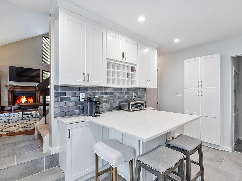 1st image of 240 Arrowood Way #240