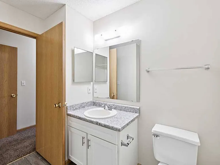 Northbrook Apartments — Photo 285