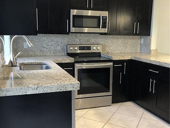 5th image of 645 Lake Point Lane