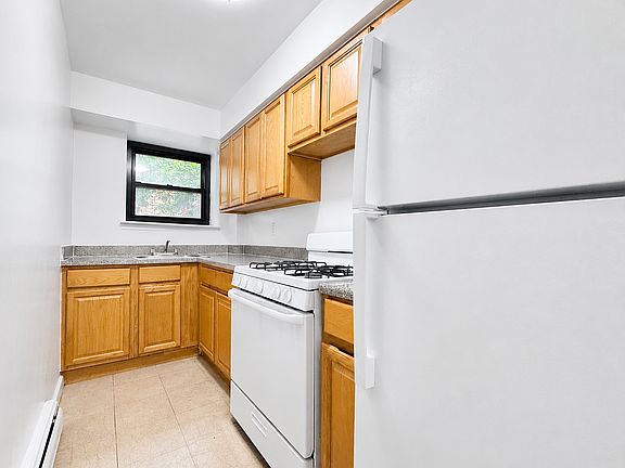 5th image of 14807 88th Ave APT 1a