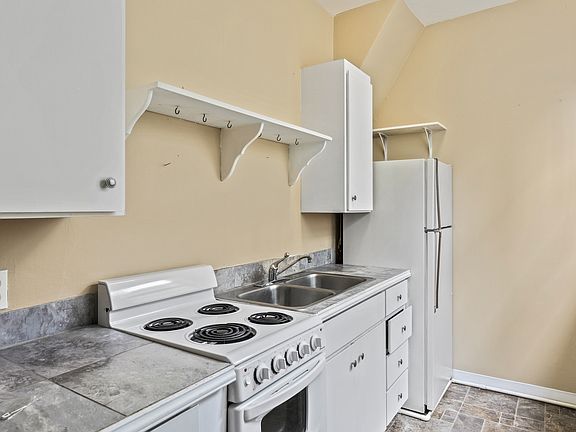 5th image of 409 N Yakima Ave #2