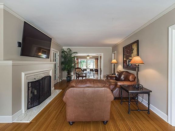 4th image of 434 Kahkwa Blvd