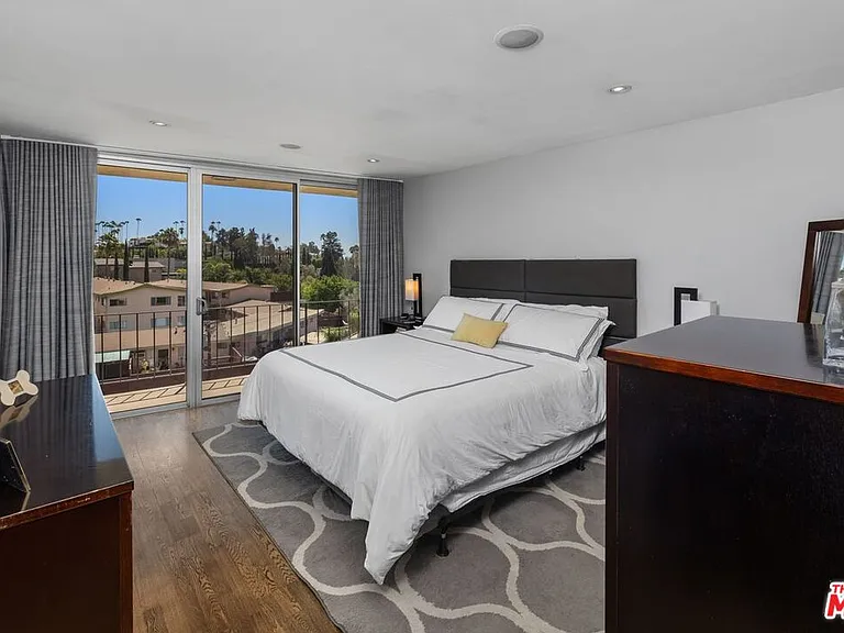 2260 N Cahuenga Blvd #502 — Photo 15