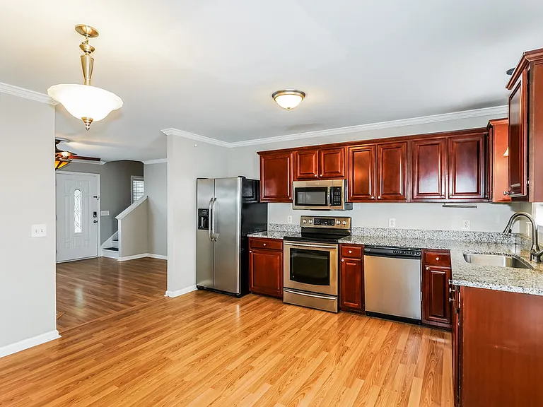 100 Homestead Ln — Photo 7