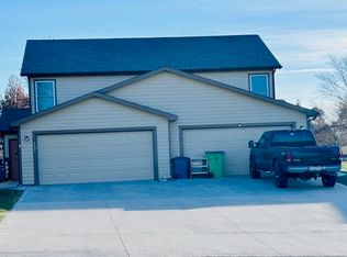 405 Elk Ridge Dr, Baldwin City, KS 66006