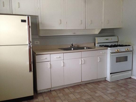 2nd image of 31906 Calhoun Ct