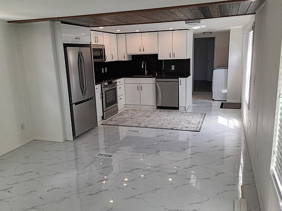 4th image of 8517 SW 17TH Court