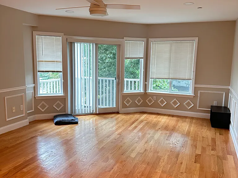1522 Vfw Pkwy #402 — Photo 3