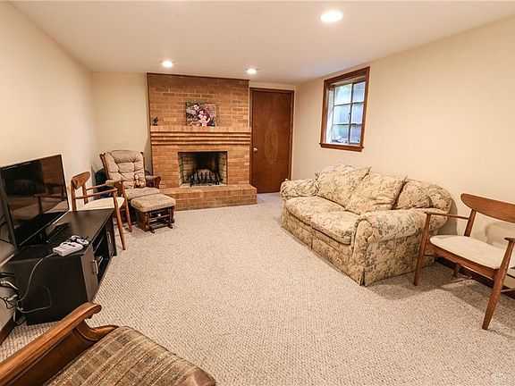 4th image of 6425 Lander Ln