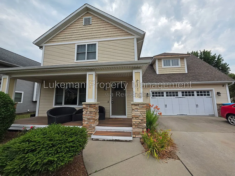 611 Marketplace Blvd
