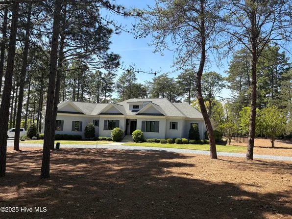 60 Quaker Ridge Road, Pinehurst, NC 28374