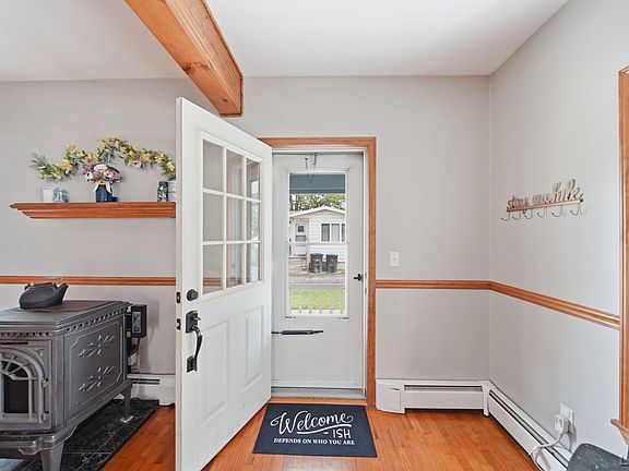 2nd image of 150 College Ave