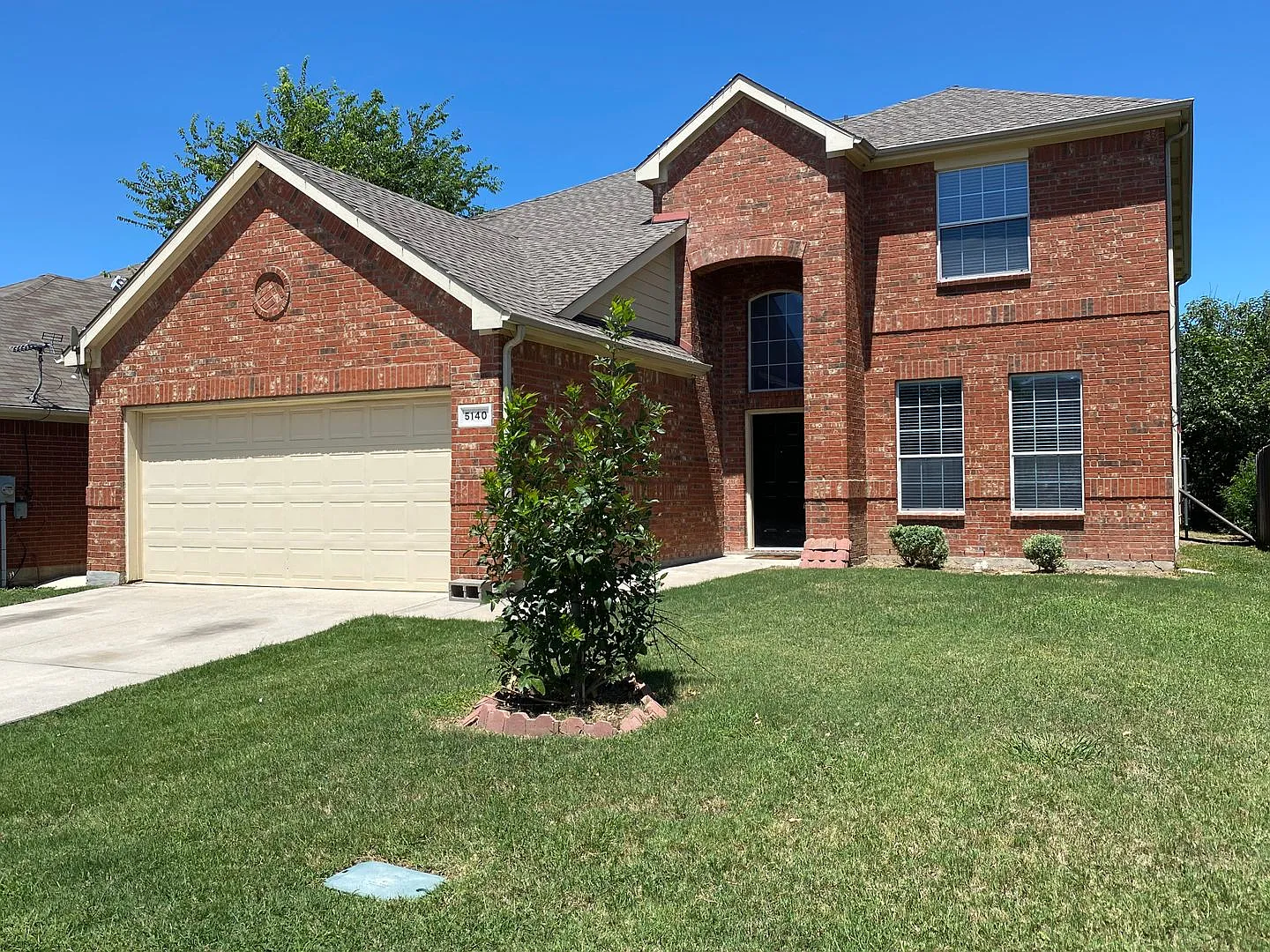 **Gorgeous 4 bedroom** — Photo 3