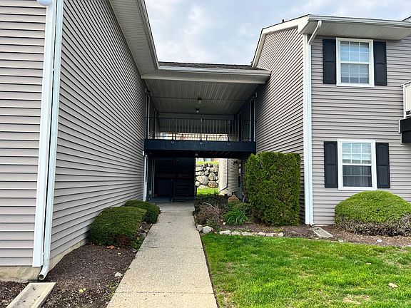 2nd image of 100 Hillside Dr APT B11