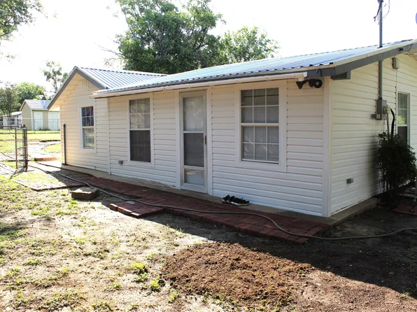 303 S Lennox St, Stephenville, TX 76401