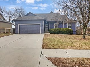 20433 W 221st St, Spring Hill, KS 66083
