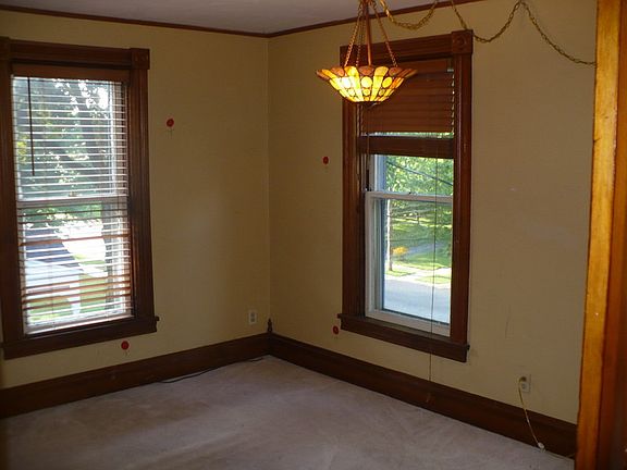 Front Bedroom- 2FL
						:
						New paint in 2014