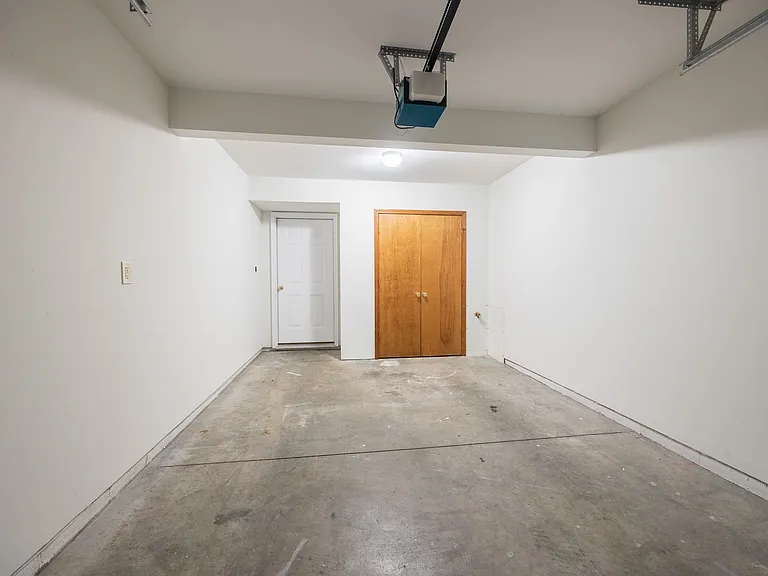 4650 Picadilly Cir — Photo 27