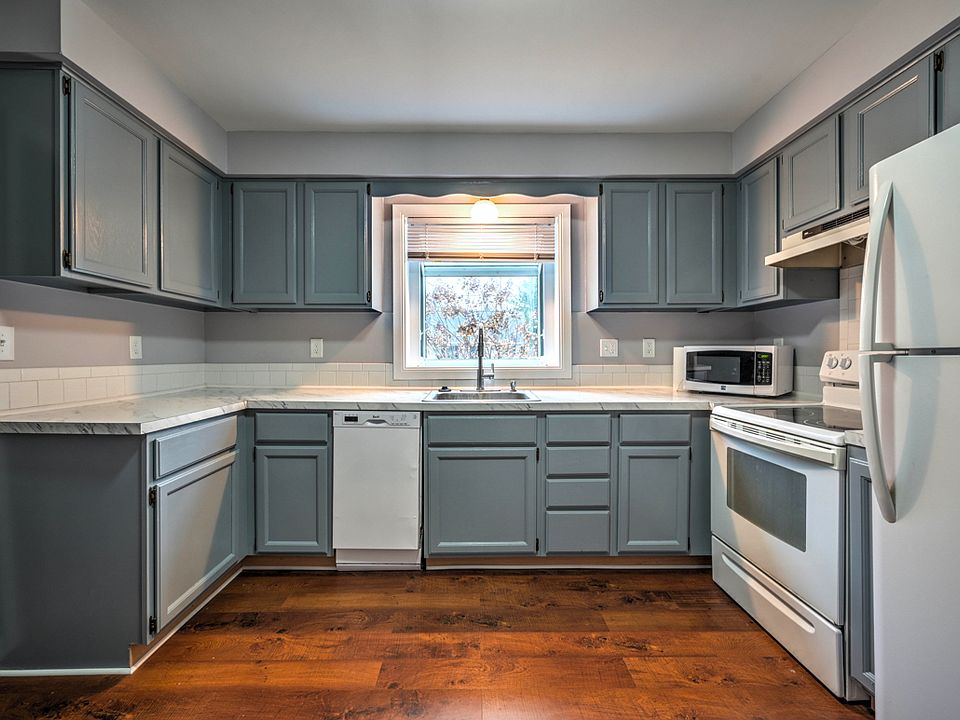 2nd image of 632 Canal St