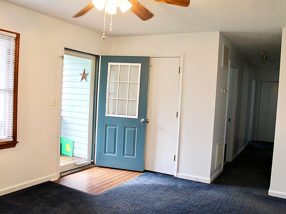 4th image of 1462 Oak Ave