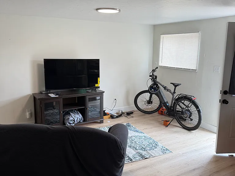 49 N Village Way #3 — Photo 7
