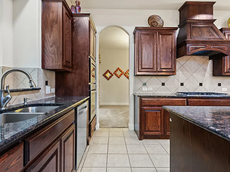 15520 Mayflower Trl — Photo 12