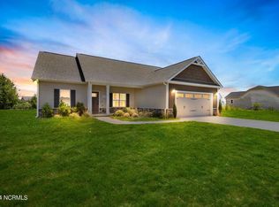 300 Shepherds Field Dr, Pikeville, NC 27863