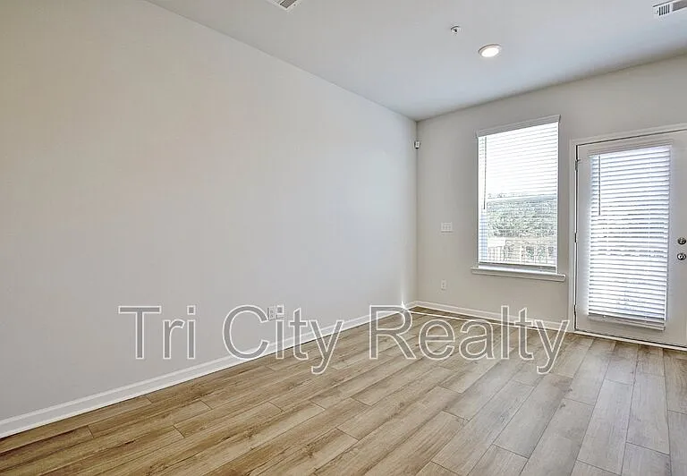 250 Cobalt Dr — Photo 27