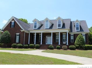 1016 James Madison Dr, Matthews, NC 28104