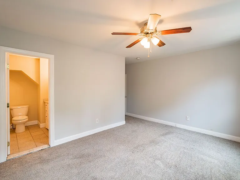 535 Spruce St — Photo 18
