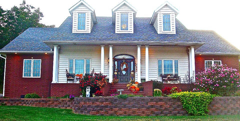 House/retaining wall