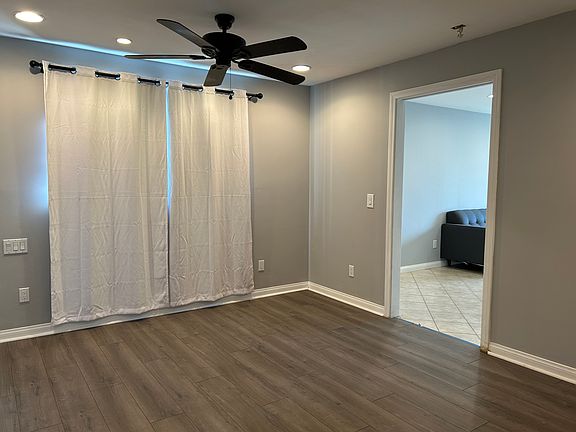 4th image of 9454 Avenida Acero