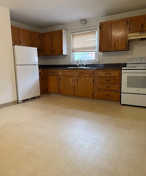 14 Sisson St #BASEMENT — Photo 6