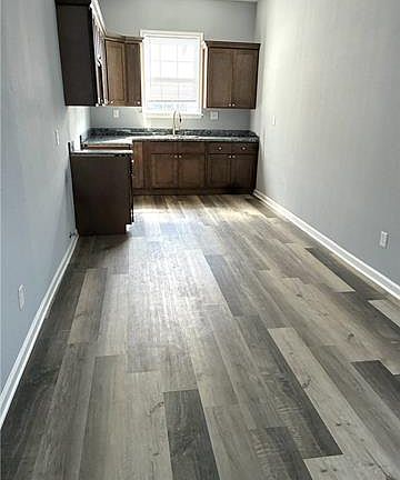 3rd image of 1443 Pauline St