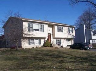 121 Bodle Cir, Maybrook, NY 12543