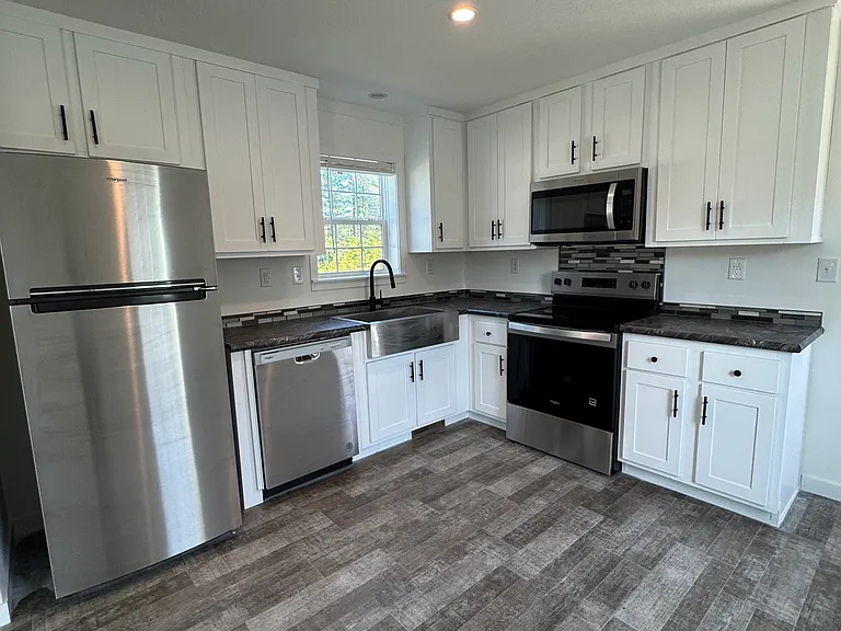 2 Valerie Ln — Photo 6