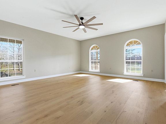 2nd image of 1219 War Eagle Dr