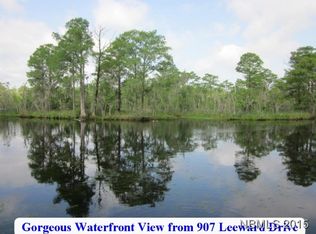 907 Leeward Dr, Trent Woods, NC 28562