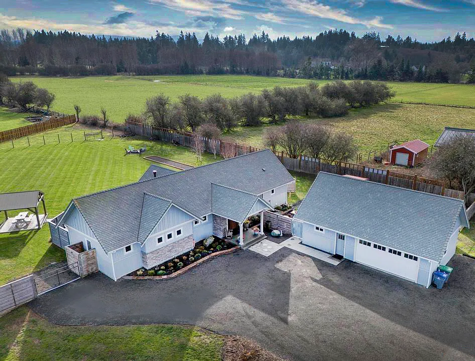 Building Photo - Seahawk Dr