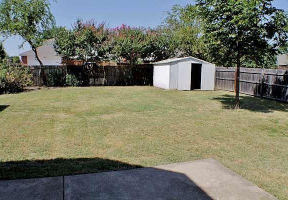 4th image of 2809 Olympia Dr