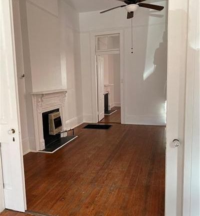3rd image of 532 Seguin St