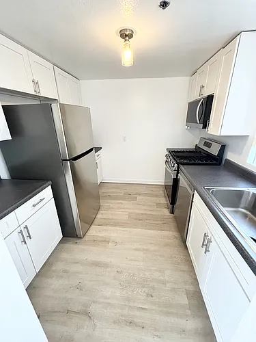555 Oak St #301 Photo 1
