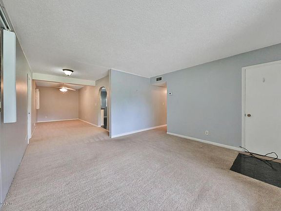 5th image of 243 Blairmore Blvd