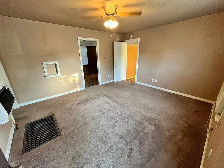 1407 Felix Pl — Photo 3