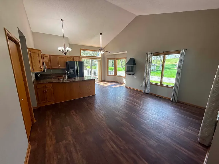 2215 Imperial Dr — Photo 10