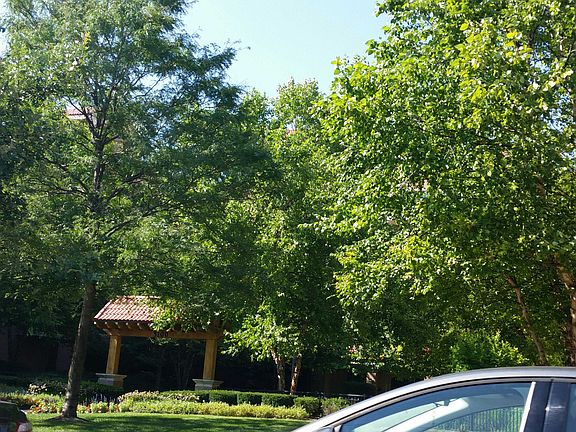 3rd image of 5100 W 96th St APT 226