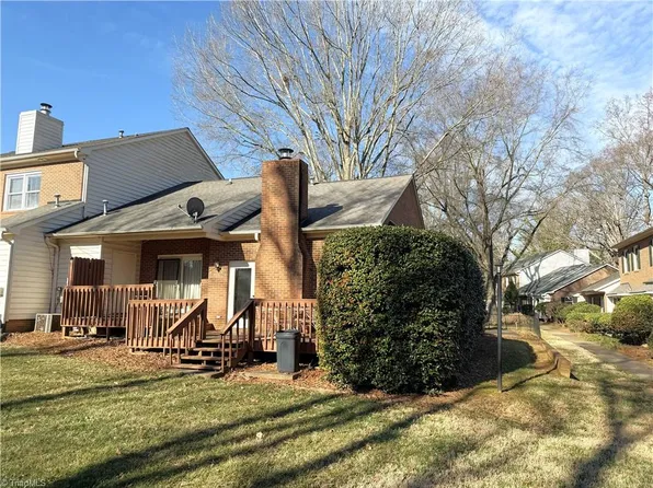 1806 Oakcrest Ct, Winston Salem, NC 27106