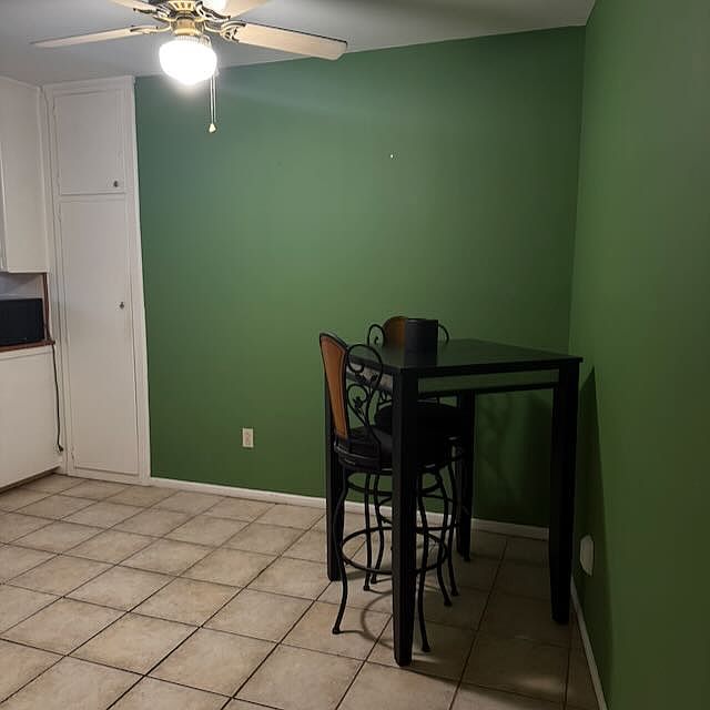 1st image of 1550 N Hayworth Ave
